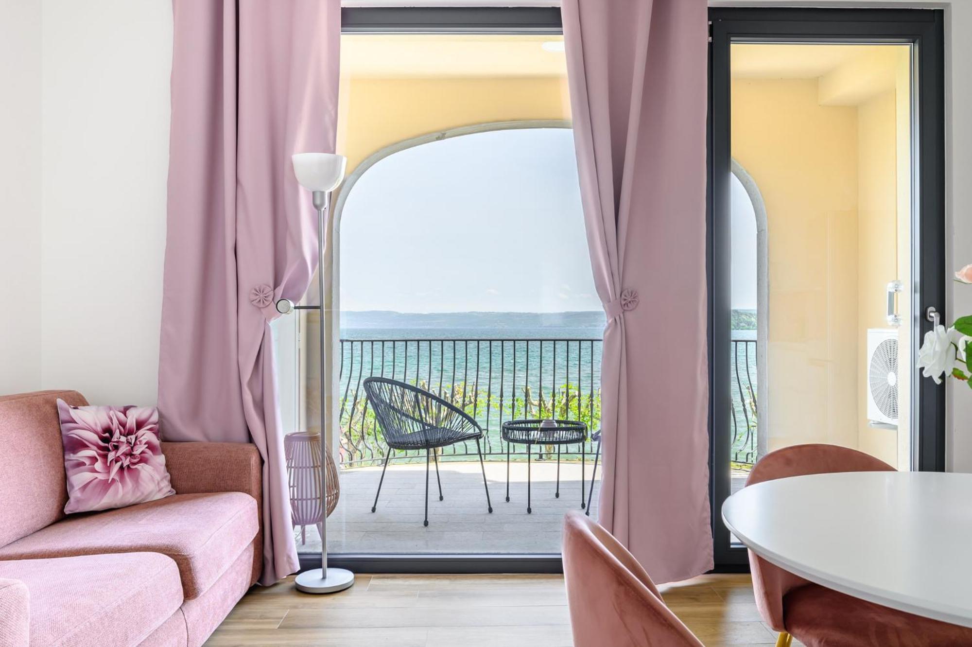 Casa Vacanze Maddalena - Palazzetto Sul Lago - Diamante Rosa マルタ 部屋 写真