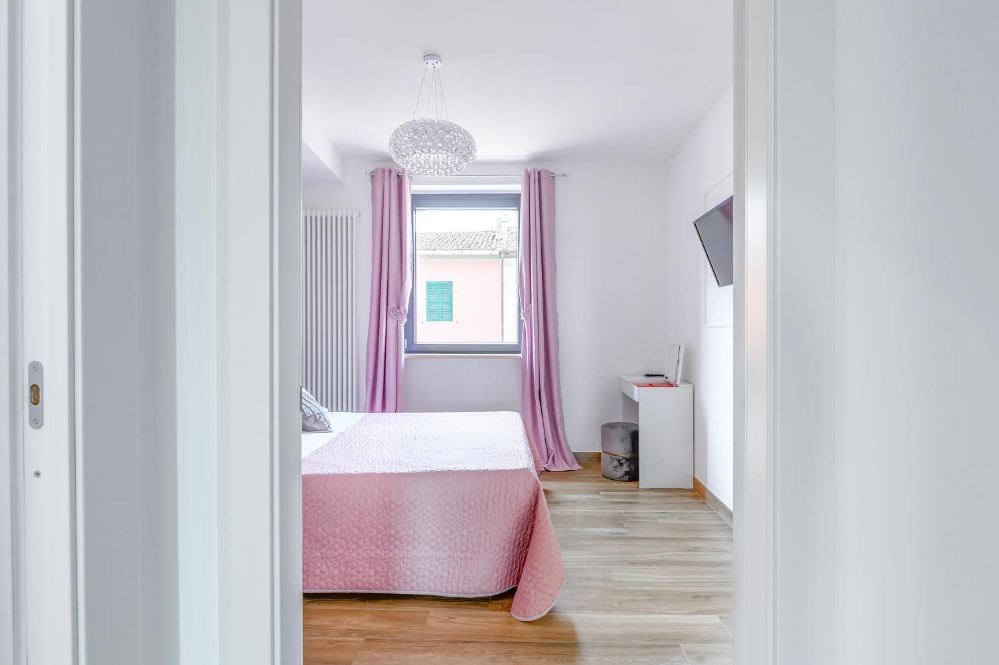 Casa Vacanze Maddalena - Palazzetto Sul Lago - Diamante Rosa マルタ エクステリア 写真