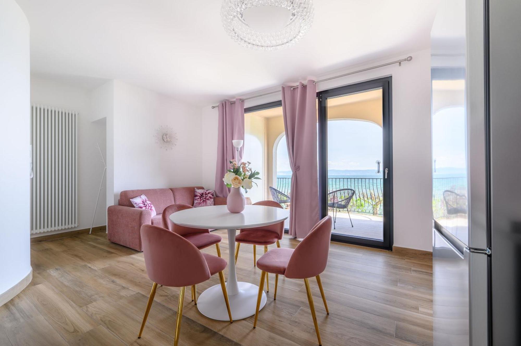 Casa Vacanze Maddalena - Palazzetto Sul Lago - Diamante Rosa マルタ エクステリア 写真