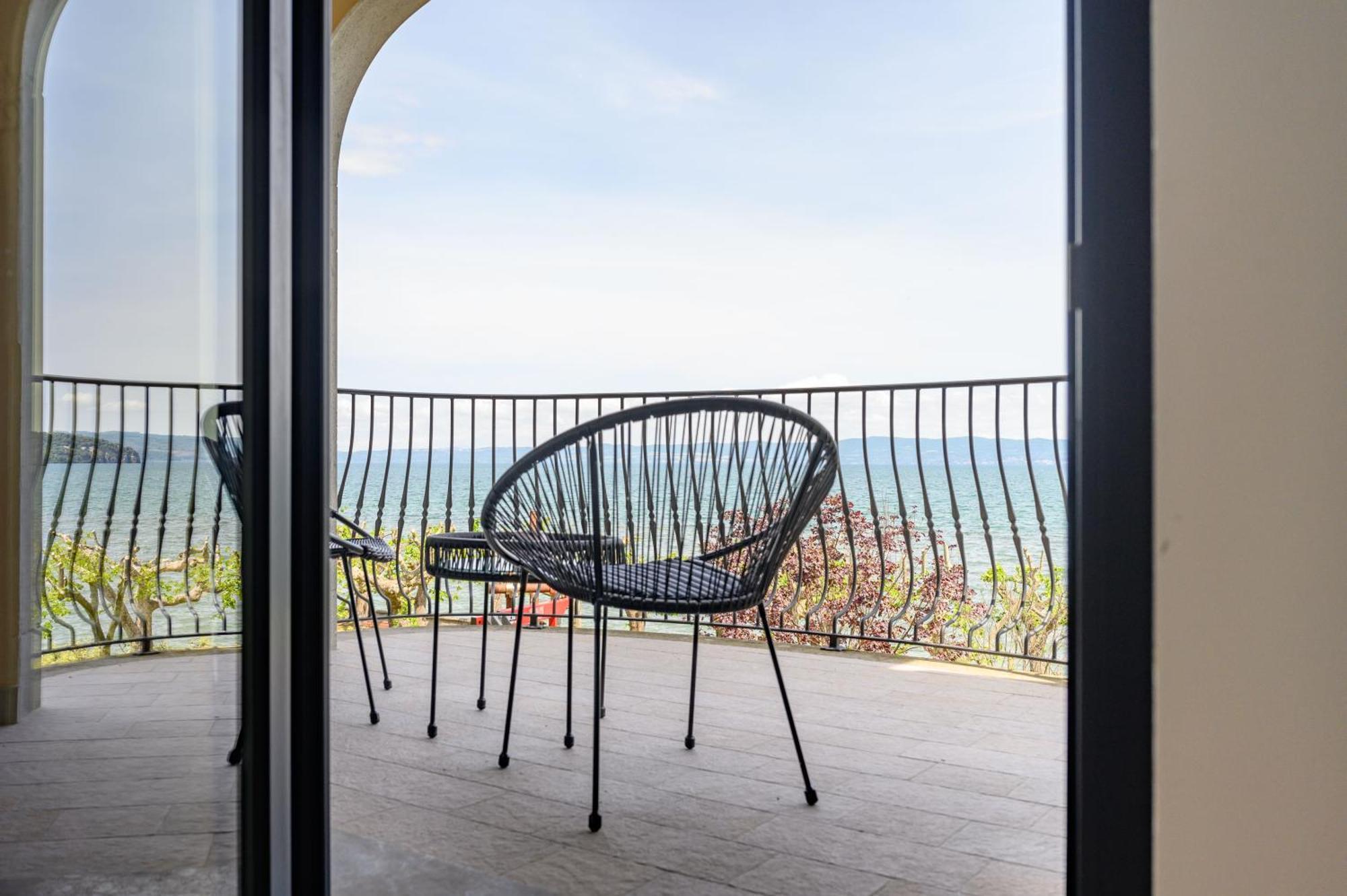 Casa Vacanze Maddalena - Palazzetto Sul Lago - Diamante Rosa マルタ エクステリア 写真