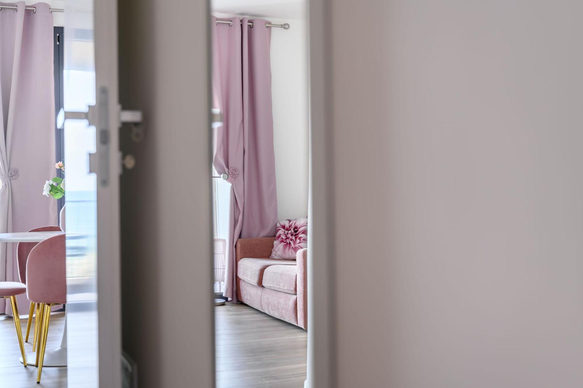 Casa Vacanze Maddalena - Palazzetto Sul Lago - Diamante Rosa マルタ エクステリア 写真