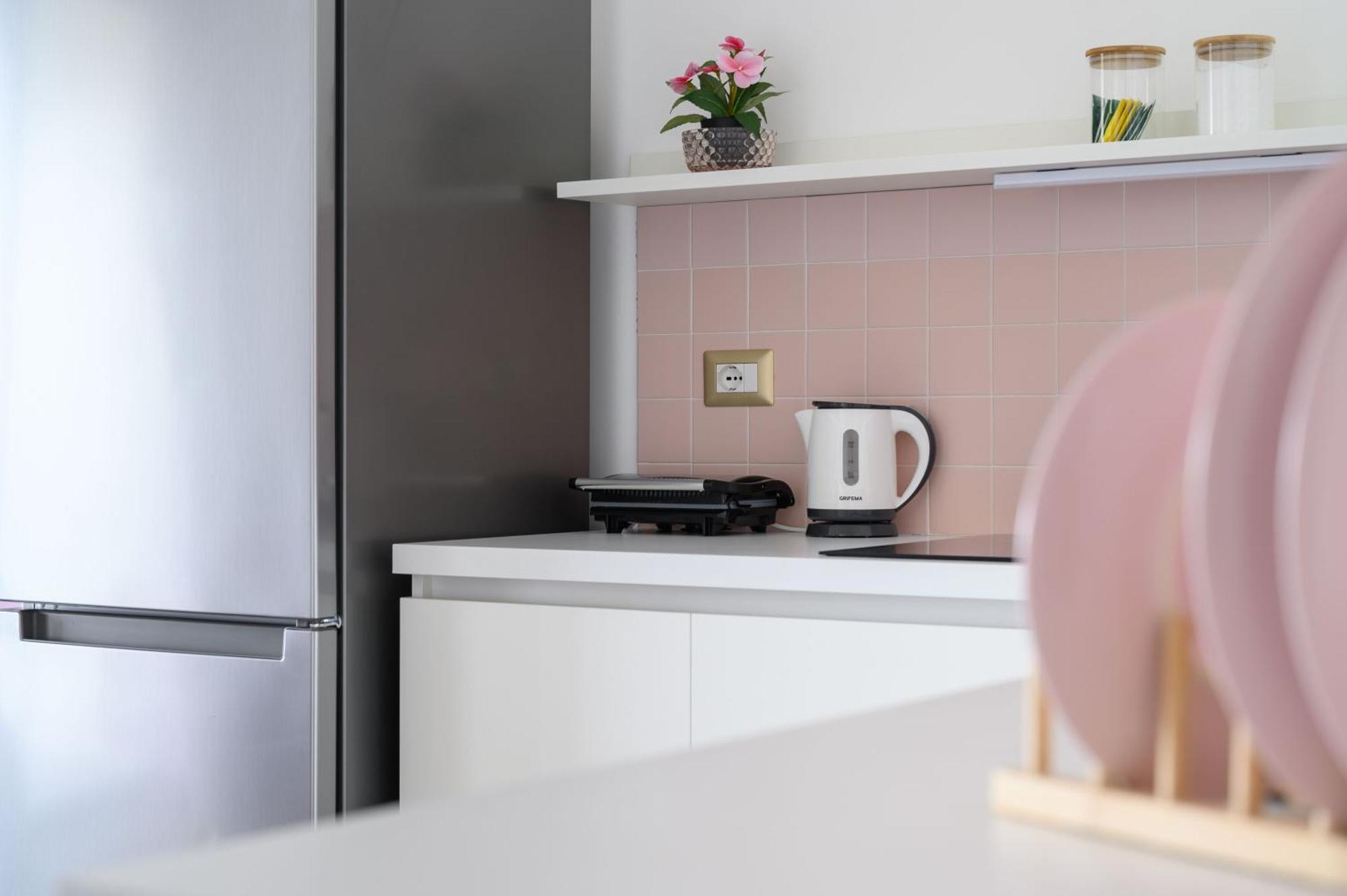 Casa Vacanze Maddalena - Palazzetto Sul Lago - Diamante Rosa マルタ エクステリア 写真
